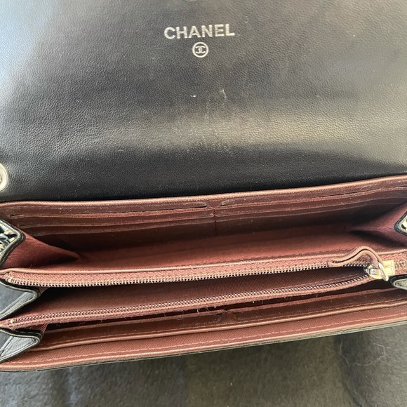 Authentic Chanel leather Wallet with chain. - Picture 5 of 14